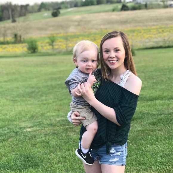 Meet your Posher, Riley - Picture 1 of 8